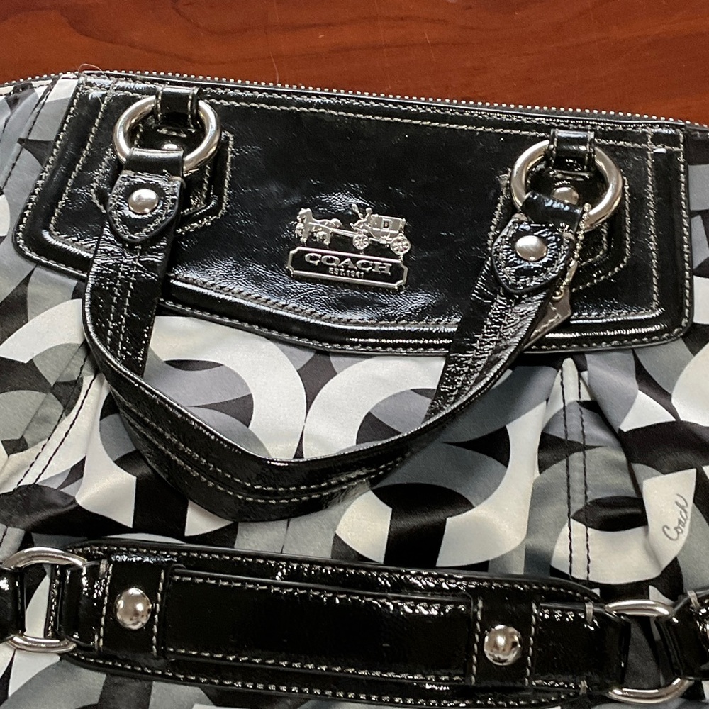 COACH:  women Patterned Shoulder Bag - Picture 3 of 7